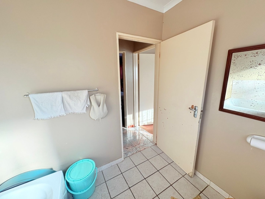 4 Bedroom Property for Sale in Sunnyridge Eastern Cape